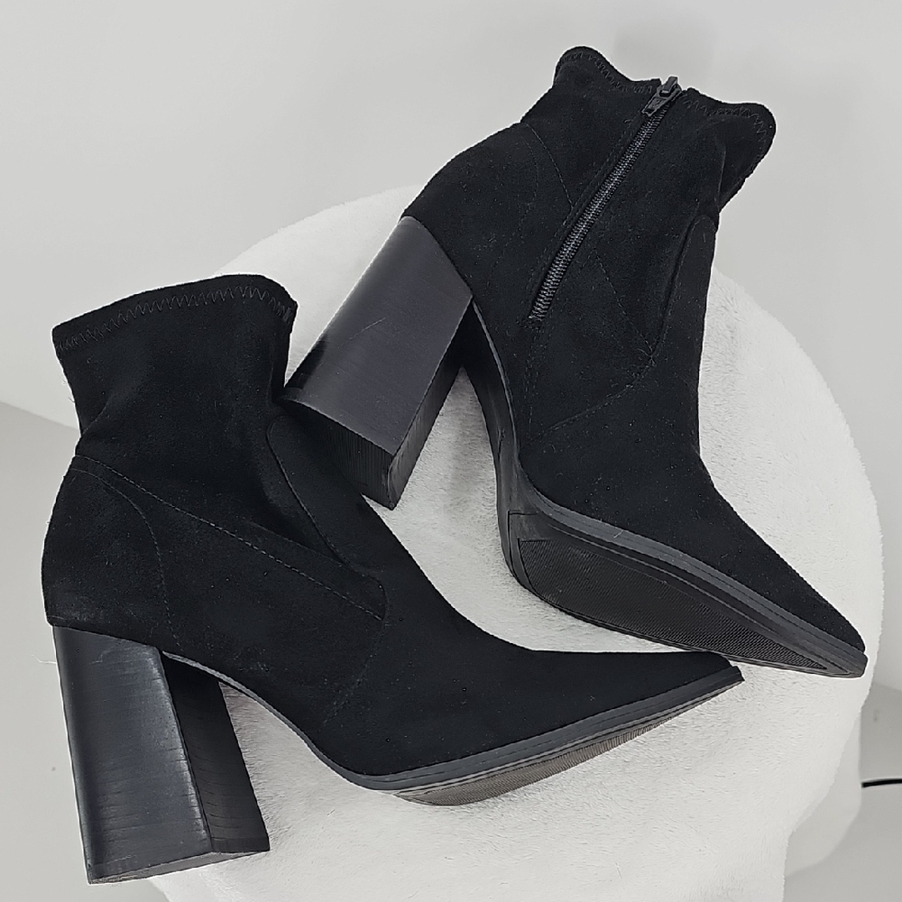 Steve Madden Touchdown Black Faux Suede Bootie Size 9 - Picture 2 of 8
